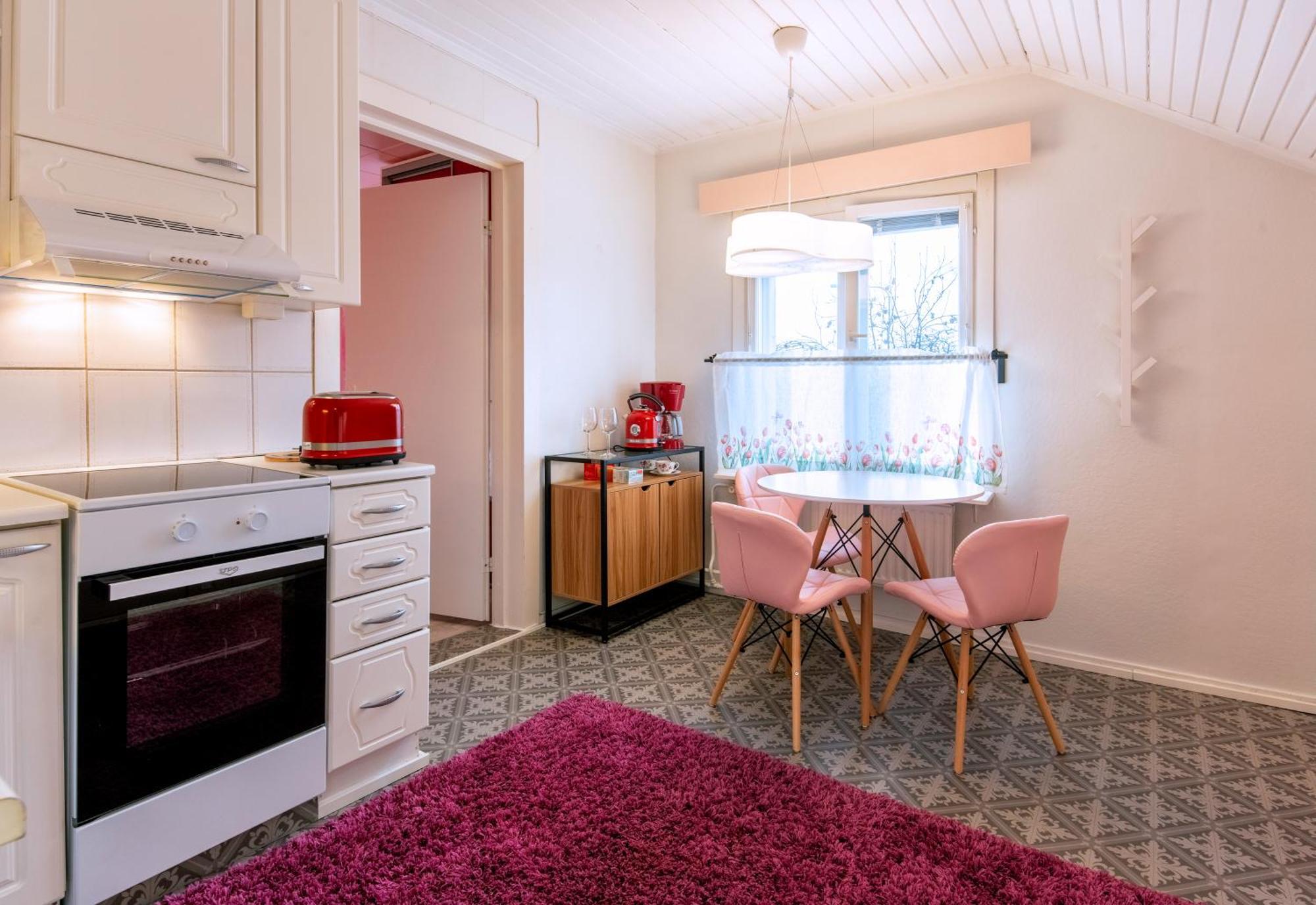 Kalle'S Unluxury Guest House Cl0Sed From 1St Of Feb 2025 Хельсинки Экстерьер фото